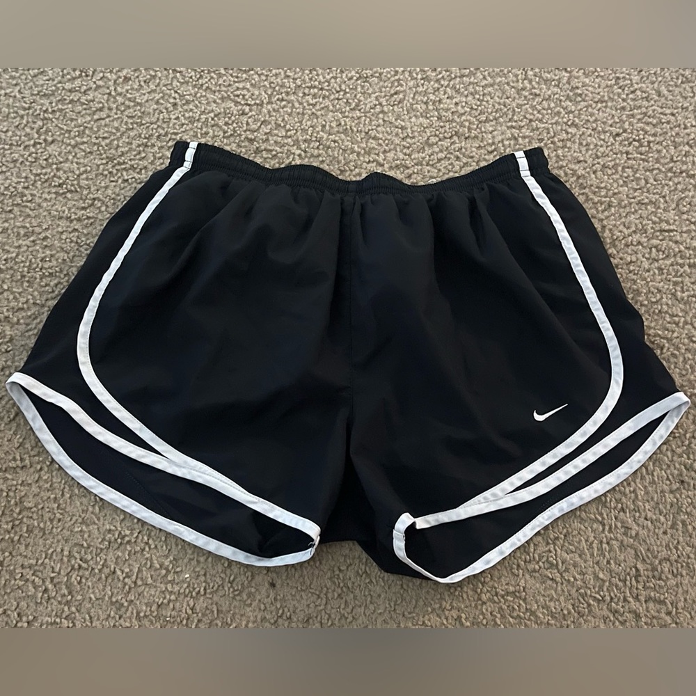 nike women’s shorts